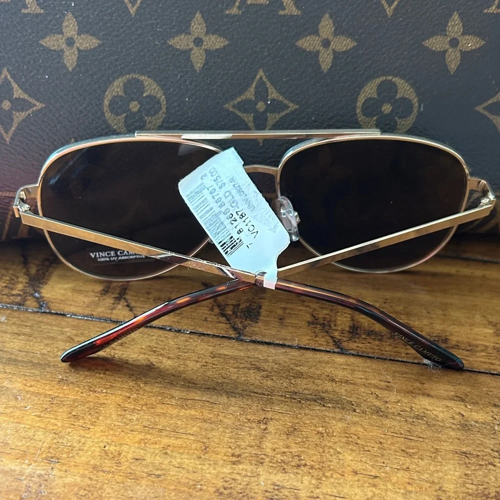 Vince Camuto Men’s‎ gold Aviator Sunglasses with Brown Gradient Lenses